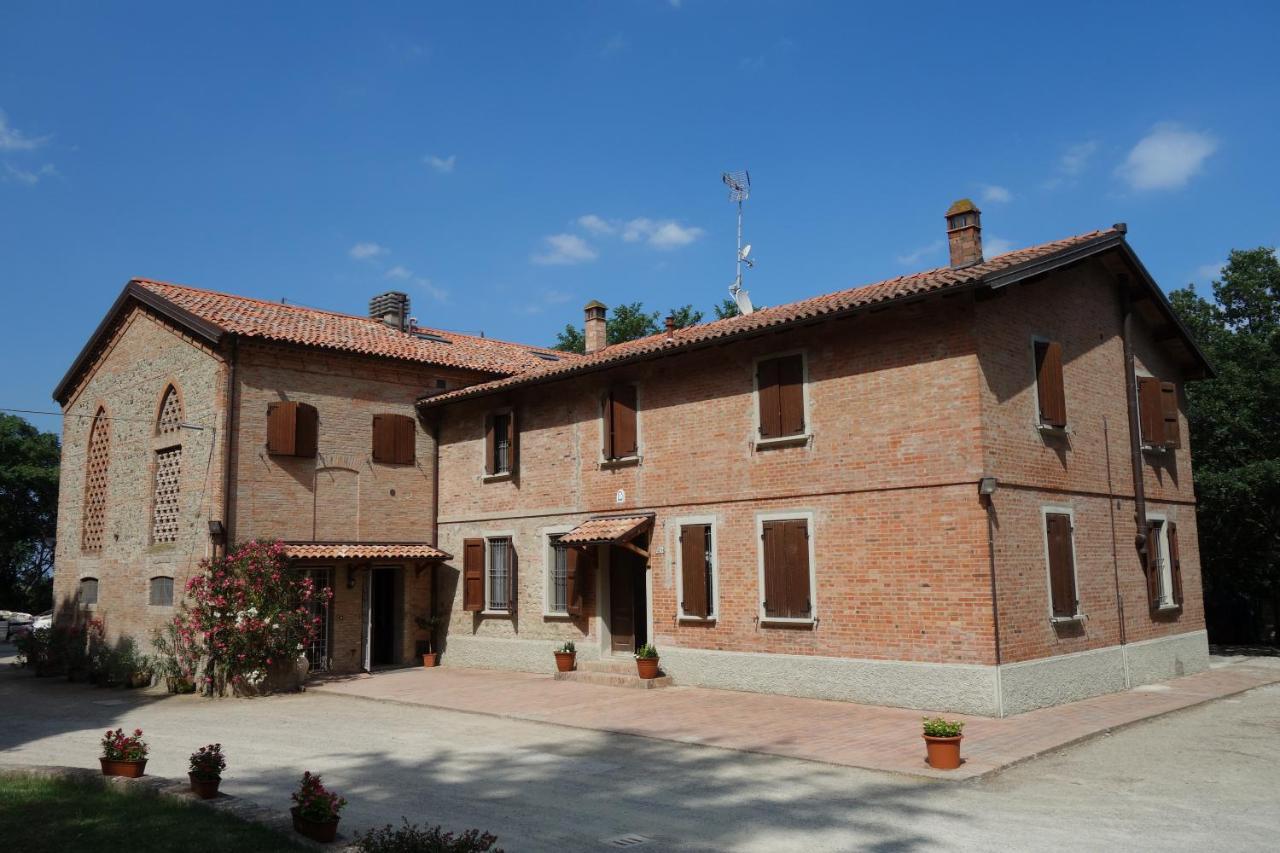 קסטל סן פייטרו טרמה Agriturismo Molino Nuovo מראה חיצוני תמונה